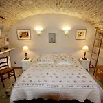 Mas Escombelle Bed & Breakfast 4*