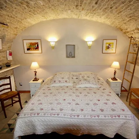 Mas Escombelle Bed & Breakfast 4*